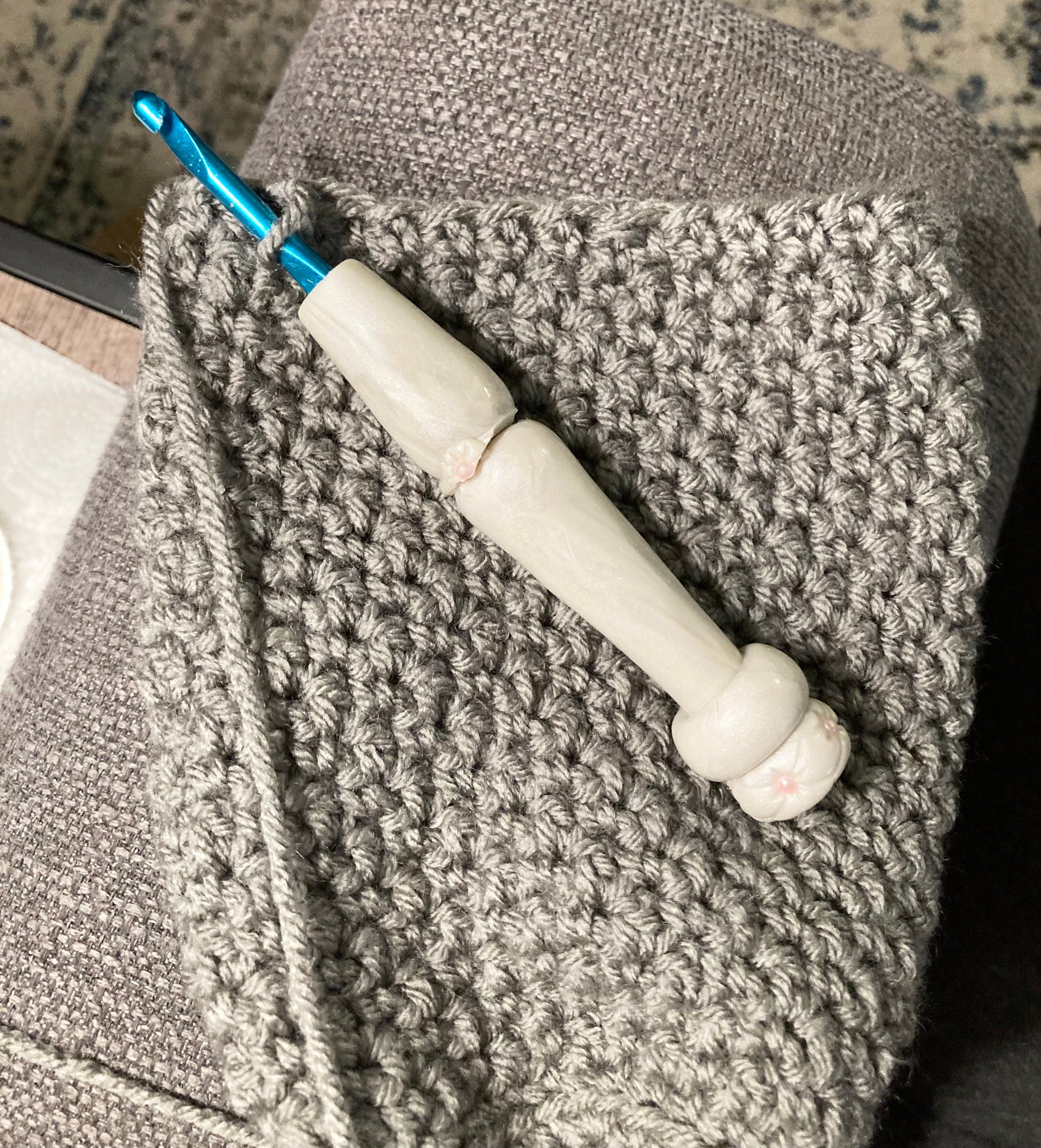 Gray Crochet Mason Jar Cozy: Boho Drink Sleeve